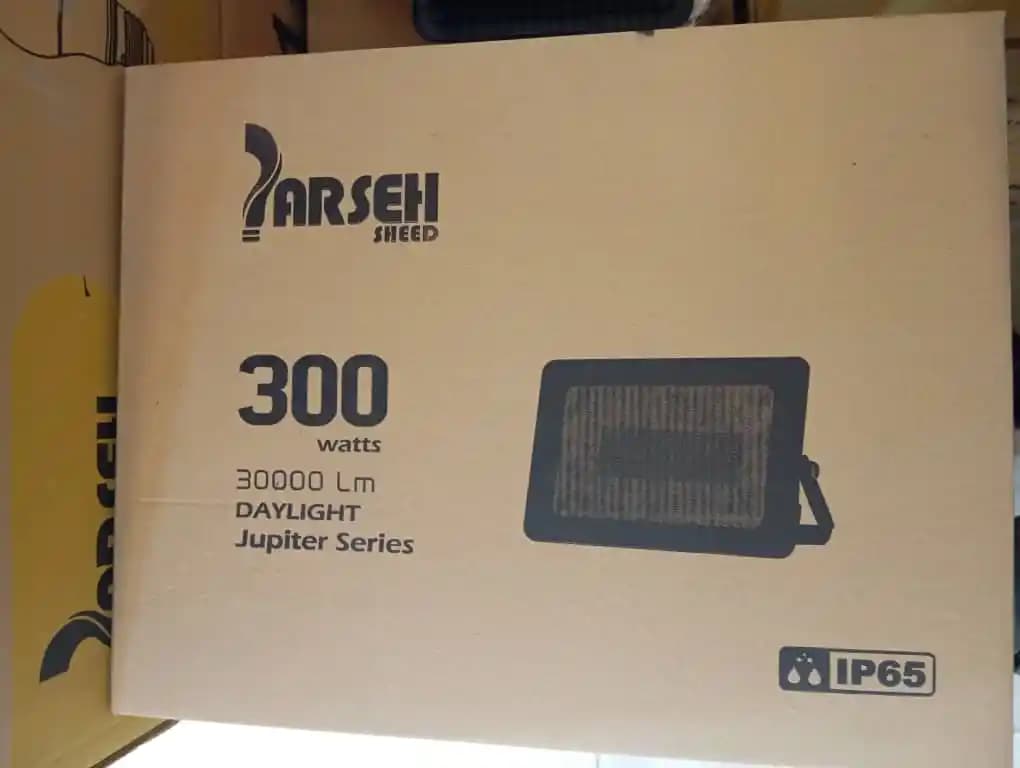 پروژکتور 300 وات پارسه شید مدل ژوپیتر | IP65 – رنگ نور مهتابی — تصویر ۴