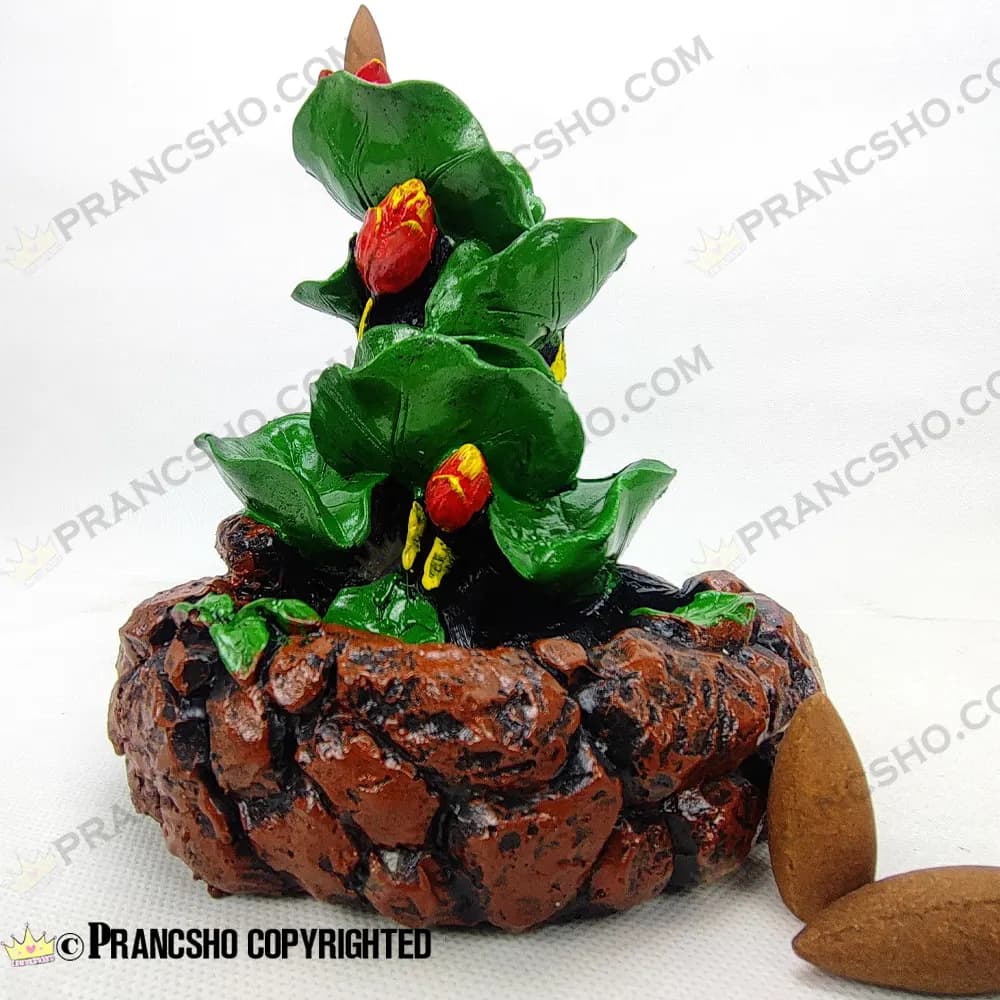 جا عودی آبشاری بزرگ طرح صخره و استخر ماهی قرمز — تصویر ۳