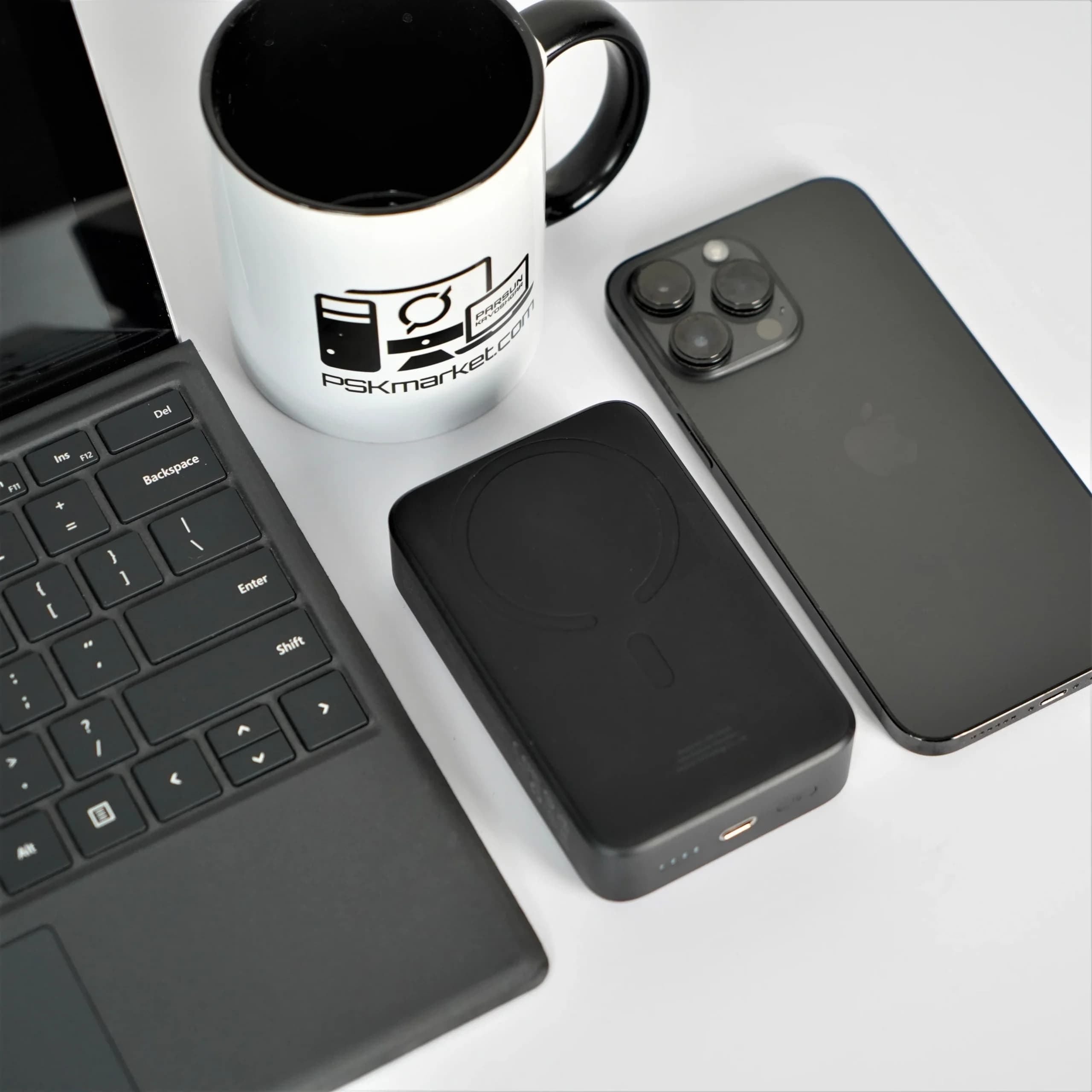 پاوربانک 20 وات بیسوس مدل Magnetic Mini 20000mAh — تصویر ۲