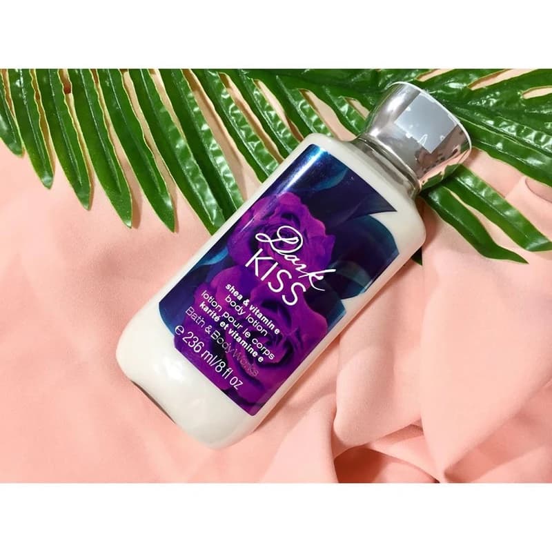 لوسیون بدن بث اند بادی ورکز مدل Dark Kiss — تصویر ۵