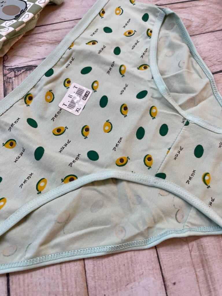 شورت زنانه نخ پنبه تم آووکادو مارک تی بی تی (جین۱۲تایی) — تصویر ۳
