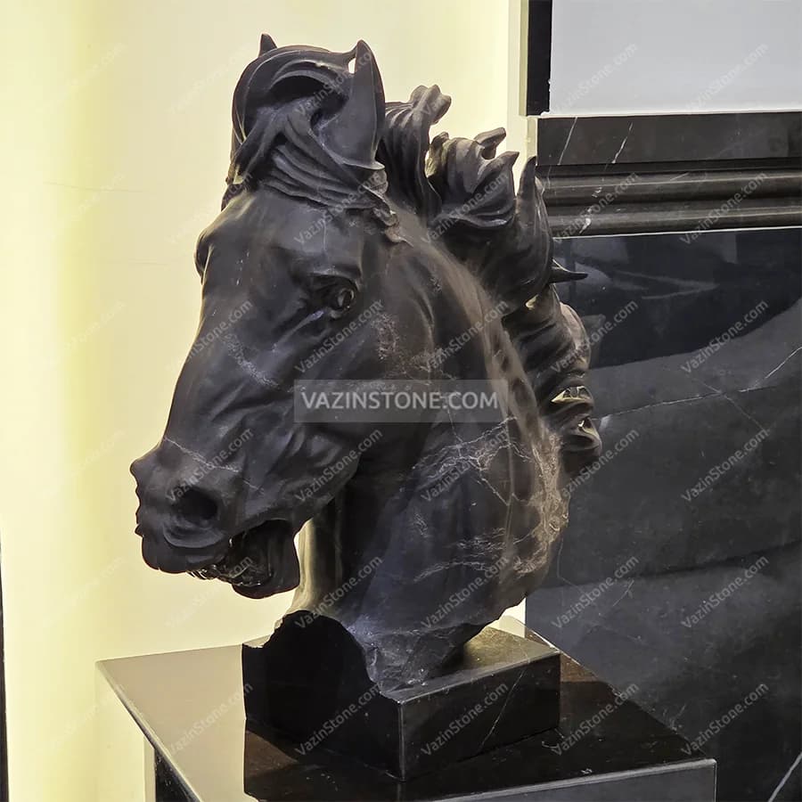 مجسمه سنگی سر اسب — تصویر ۴