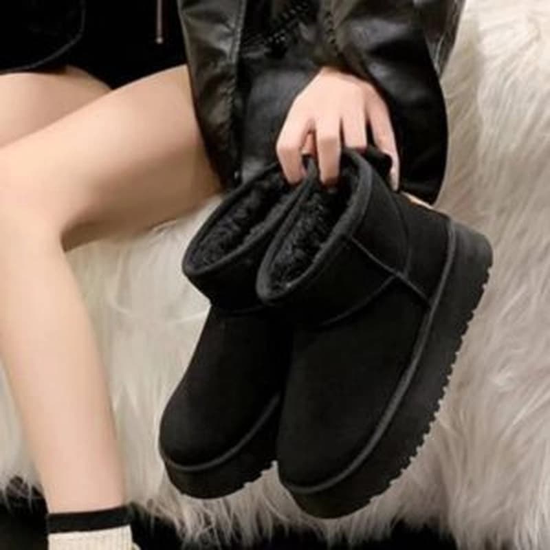 آگ خزدار ساق بلند زنانه مدل آنکل Women’s Ankle UGG — تصویر ۳