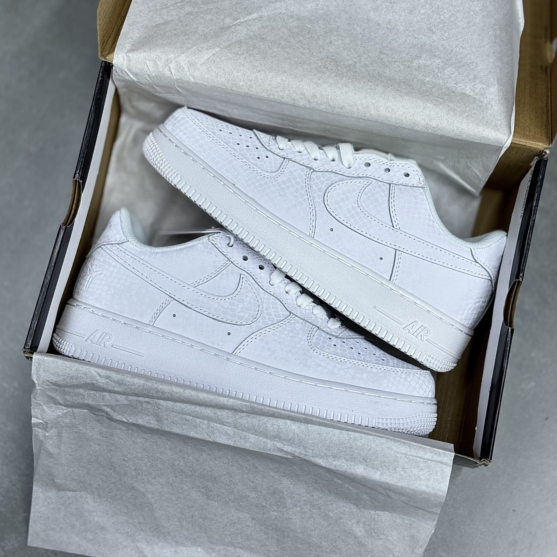 کفش نایک ایر فورس وان تمام سفید نوکتا Nike Air Force 1 NOCTA Triple White — تصویر ۲