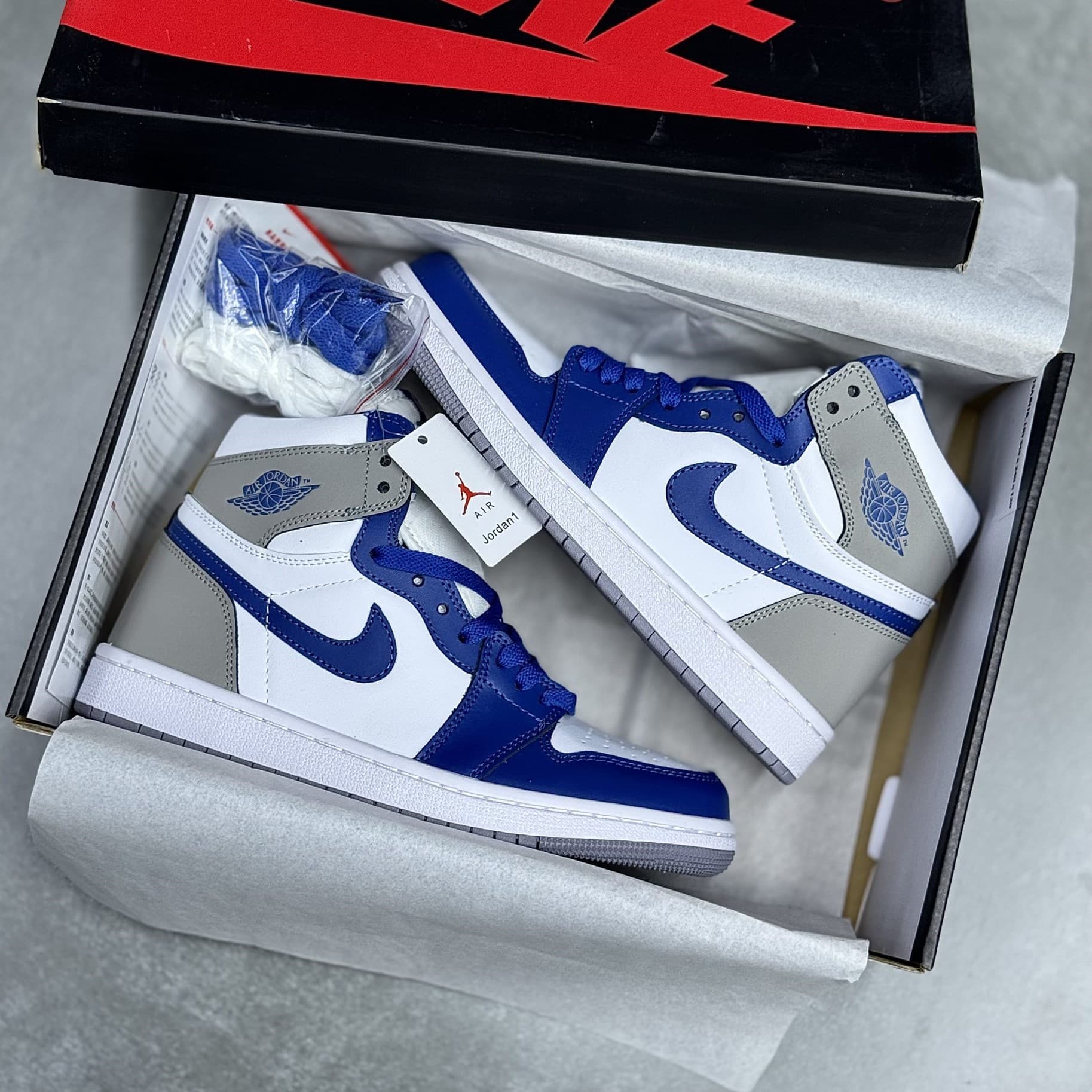 کفش نایک ایر جردن وان ساقدار آبی طوسی Nike Air Jordan 1 High Blue Grey — تصویر ۲