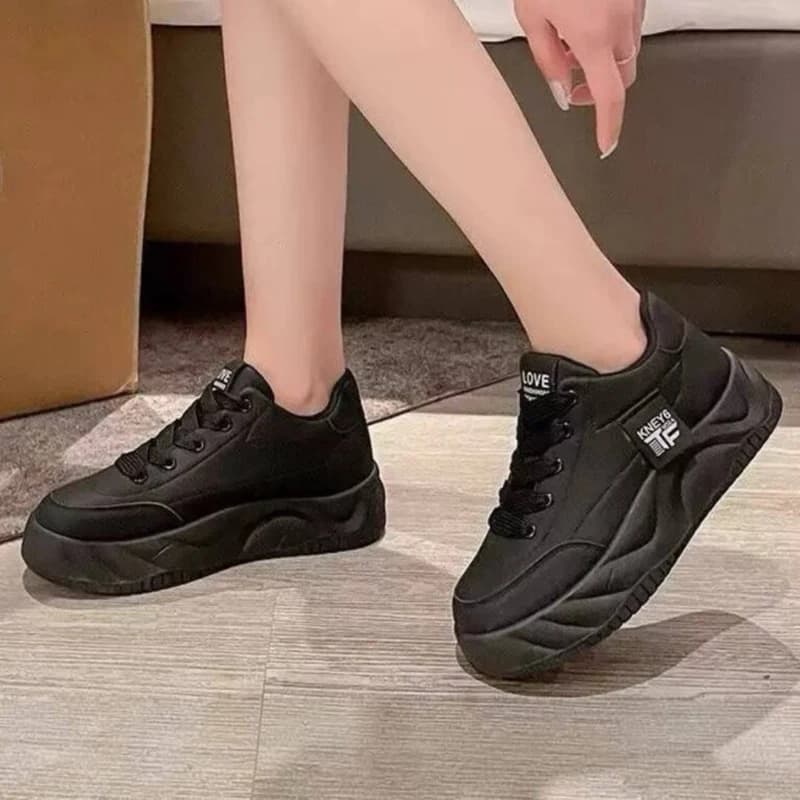 کتونی راحتی زنانه لژدار مدل فشن لاو | women’s Love Platform Sneakers — تصویر ۲