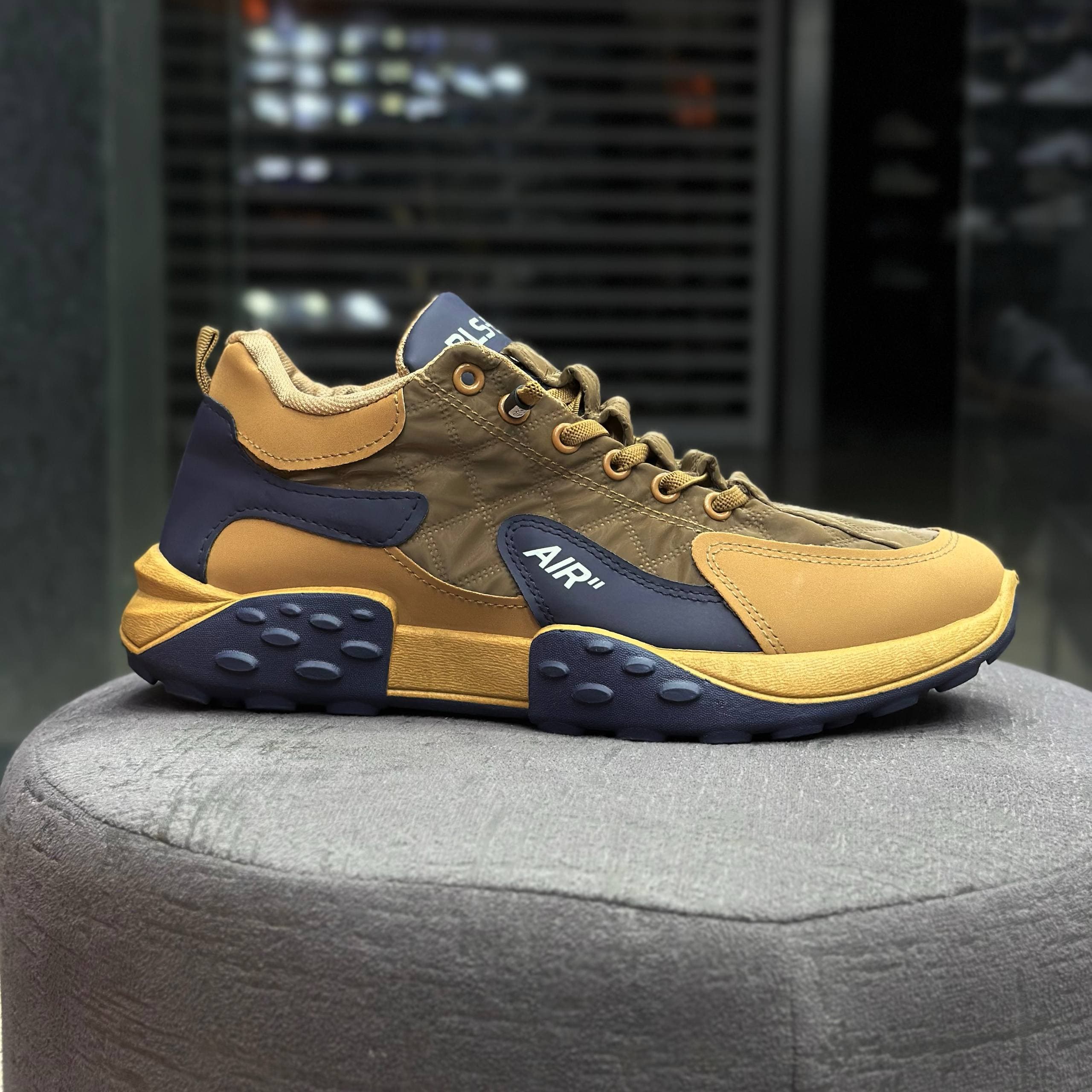 کتونی لژدار مردانه قهوه‌ای Men’s Brown Platform Sneakers — تصویر ۳