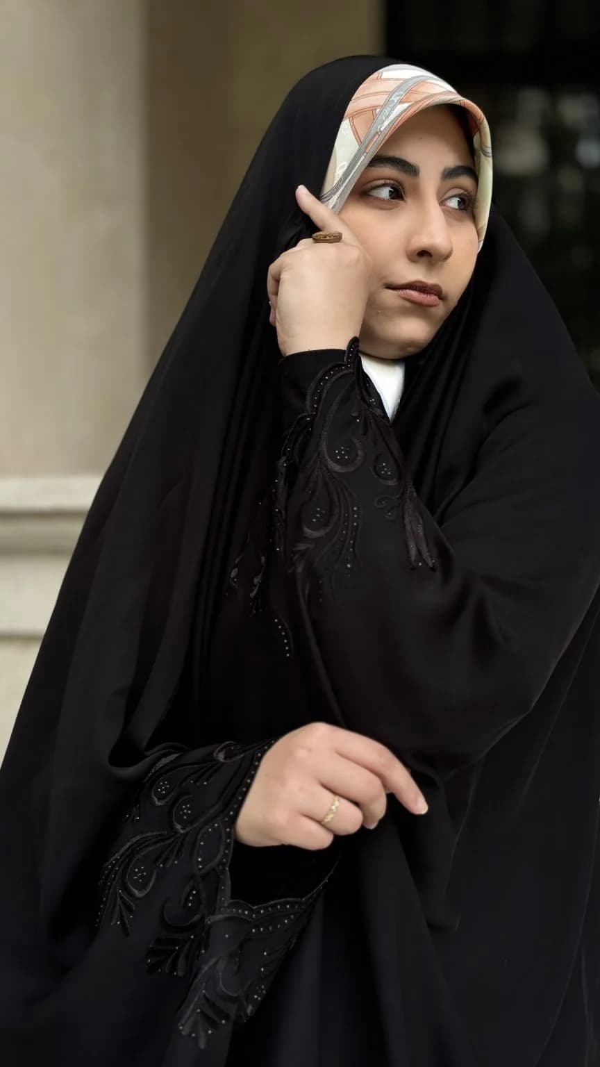 چادر گلدوزی آوین