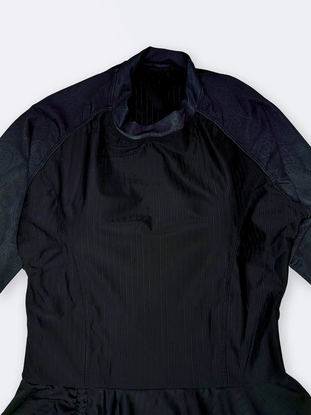 مایو اسلامی زنانه دو تیکه نیمه پوشیده شیک ترمه به رنگ مشکی و خاکستری اسپیدو ( Speedo ) — تصویر ۵