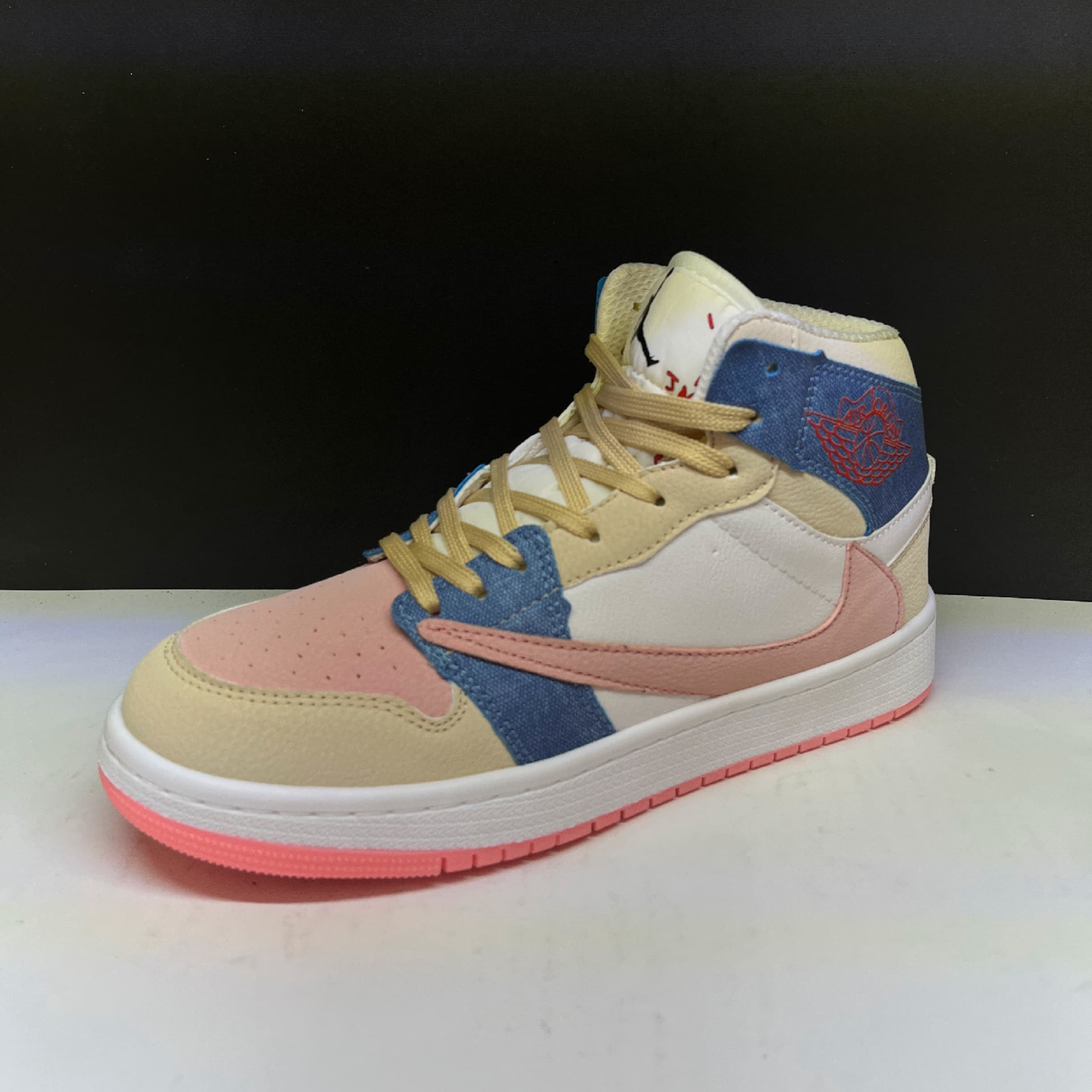 کتونی اسپورت زنانه نایک ایر جردن تراویس ساق دار آبی صورتی Nike Air Jordan Travis