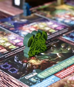 Tiny Epic Cthulhu + Cult of Chaos Expansion (Bundle) — تصویر ۴