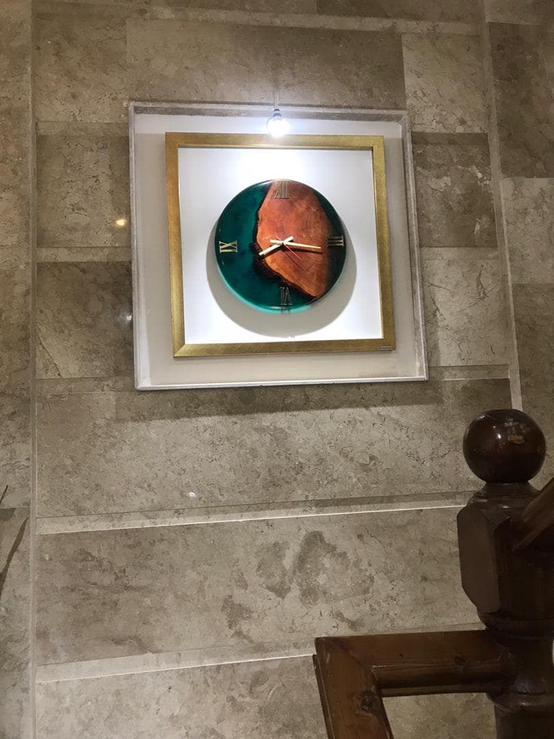 ساعت دیواری رزینی کد 102083 — تصویر ۲