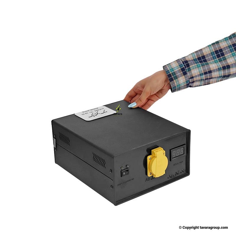 مبدل اینورتر صنعتی برق خودرو ونک الکترونیک 12V به 220V | ساخت ایران — تصویر ۳