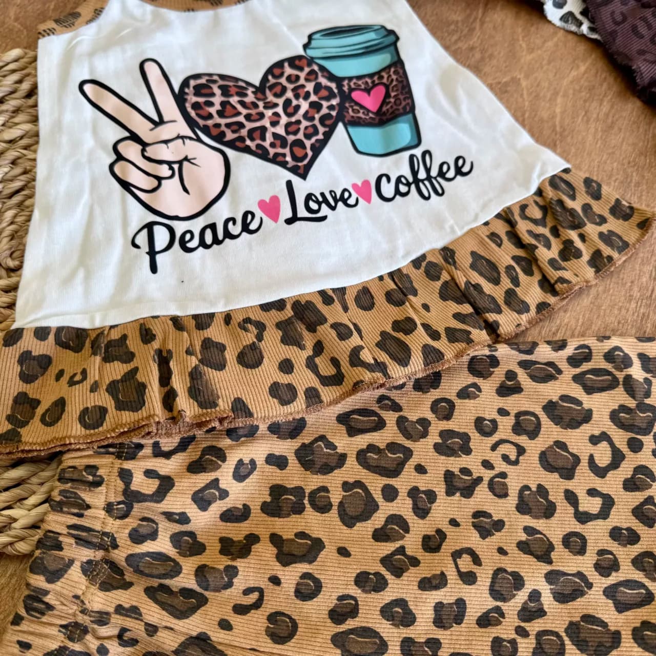 تاپ شلوارک پلنگی چین دار قلب Coffee سایز 40،45 کد 6688 — تصویر ۳