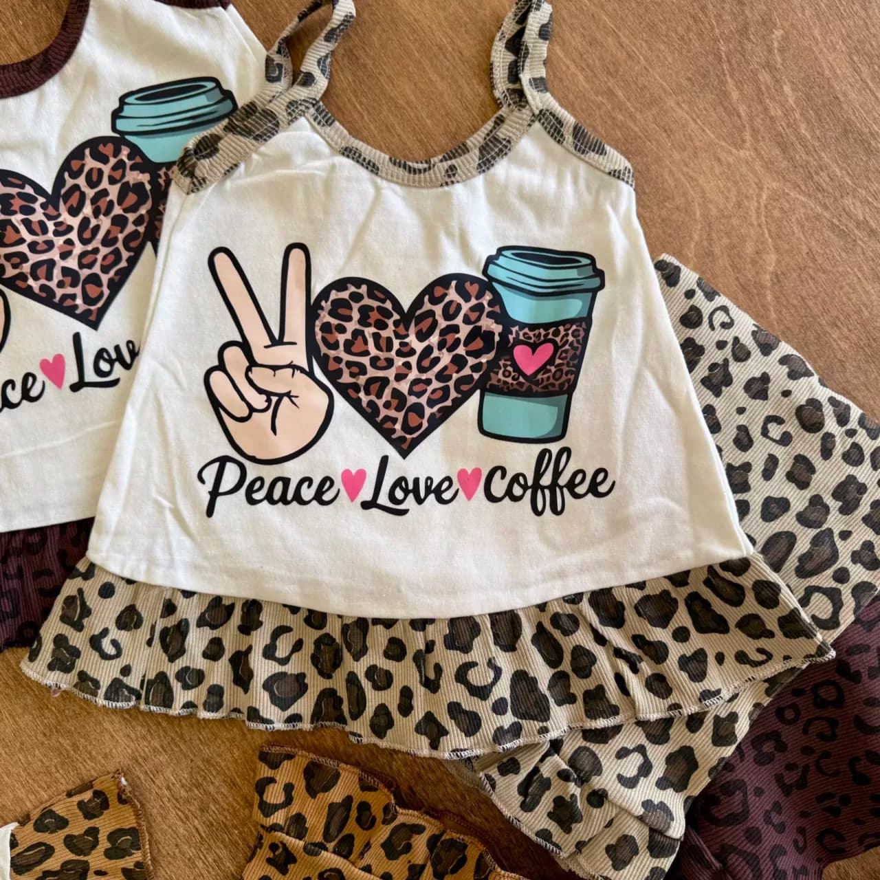 تاپ شلوارک پلنگی چین دار قلب Coffee سایز 40،45 کد 6688 — تصویر ۲