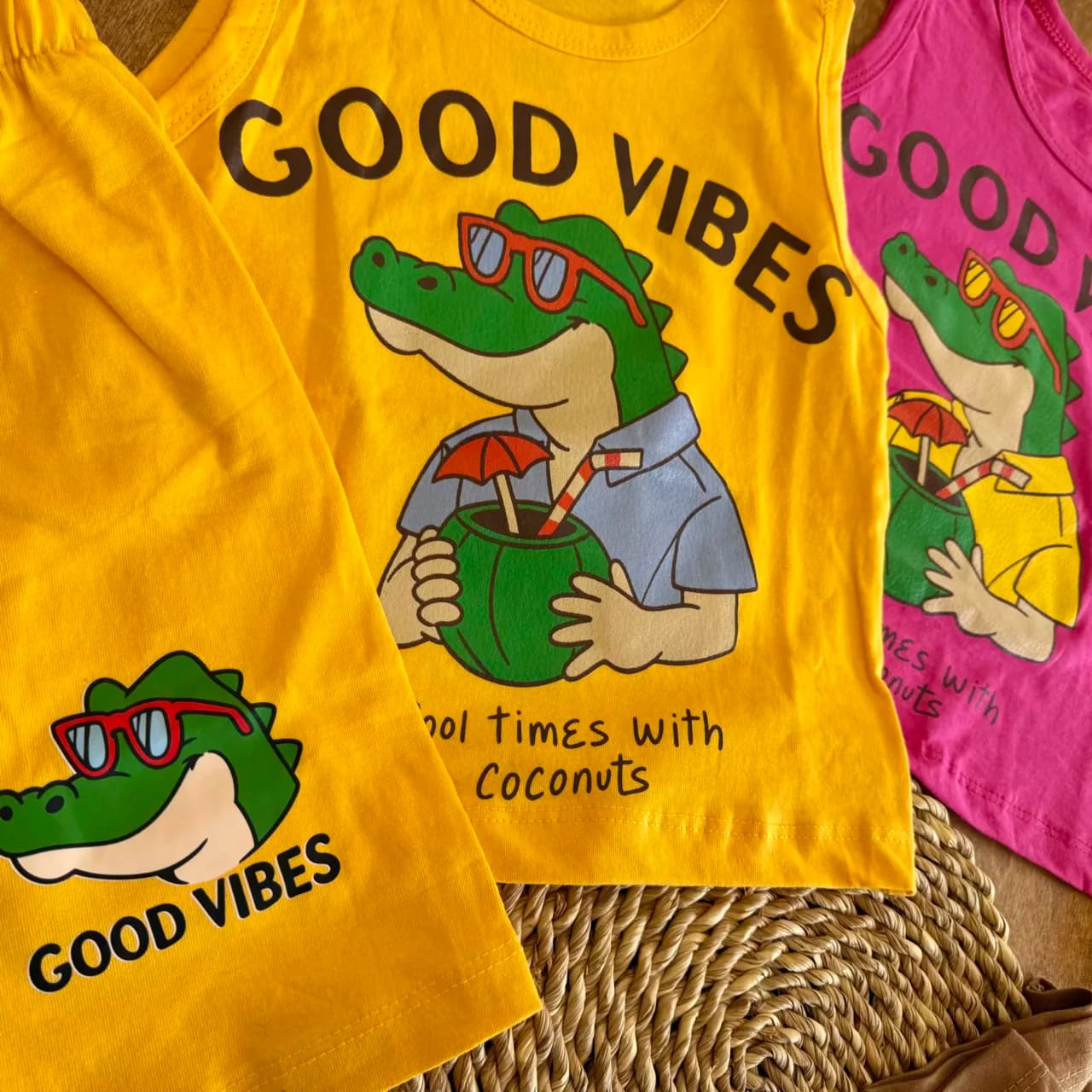 تاپ شلوارک کروکودیل عینکی Good Vibes کد 6683 — تصویر ۲