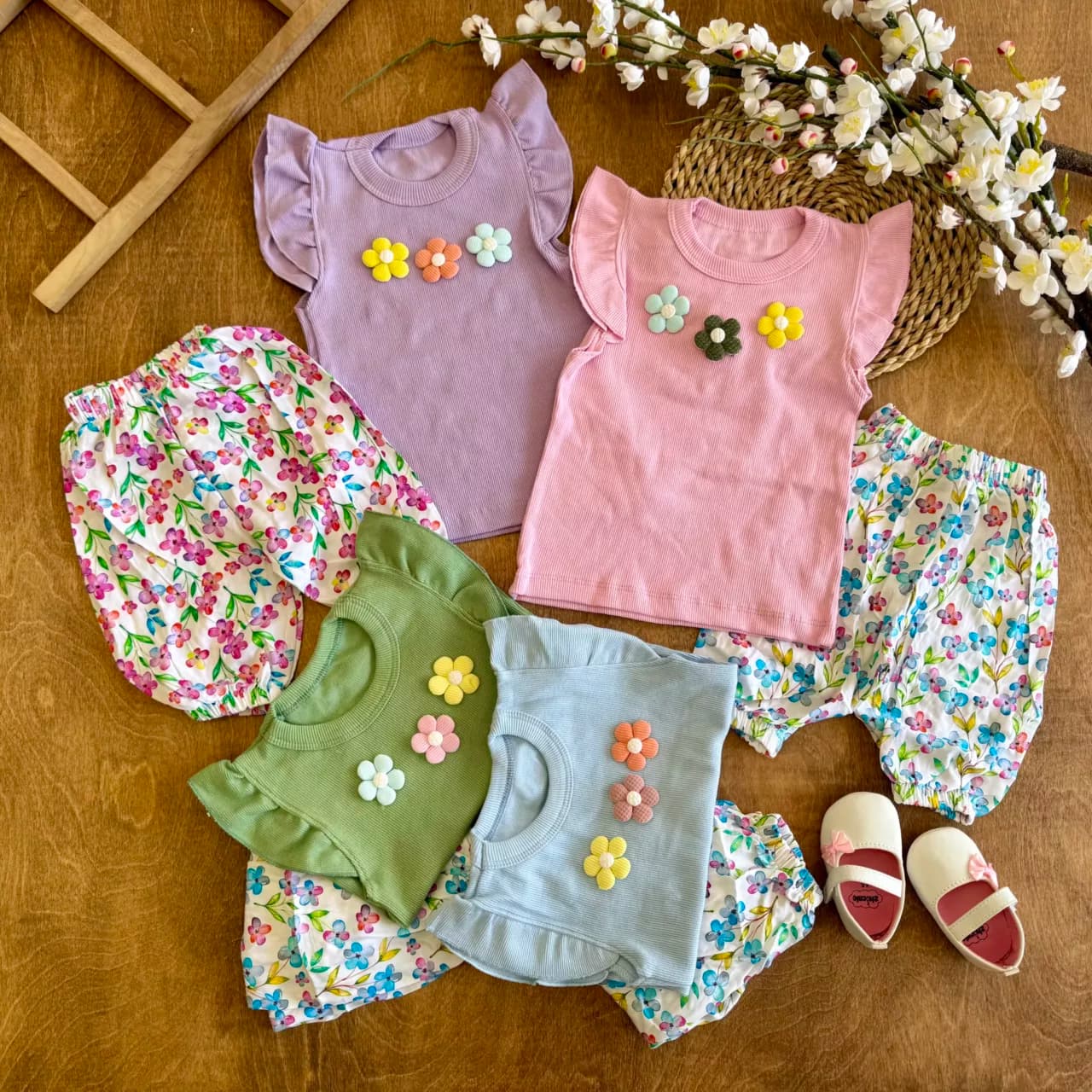 تاپ شلوارک گل گلی 3 گل برجسته سایز 35 تا 45 کد 6640