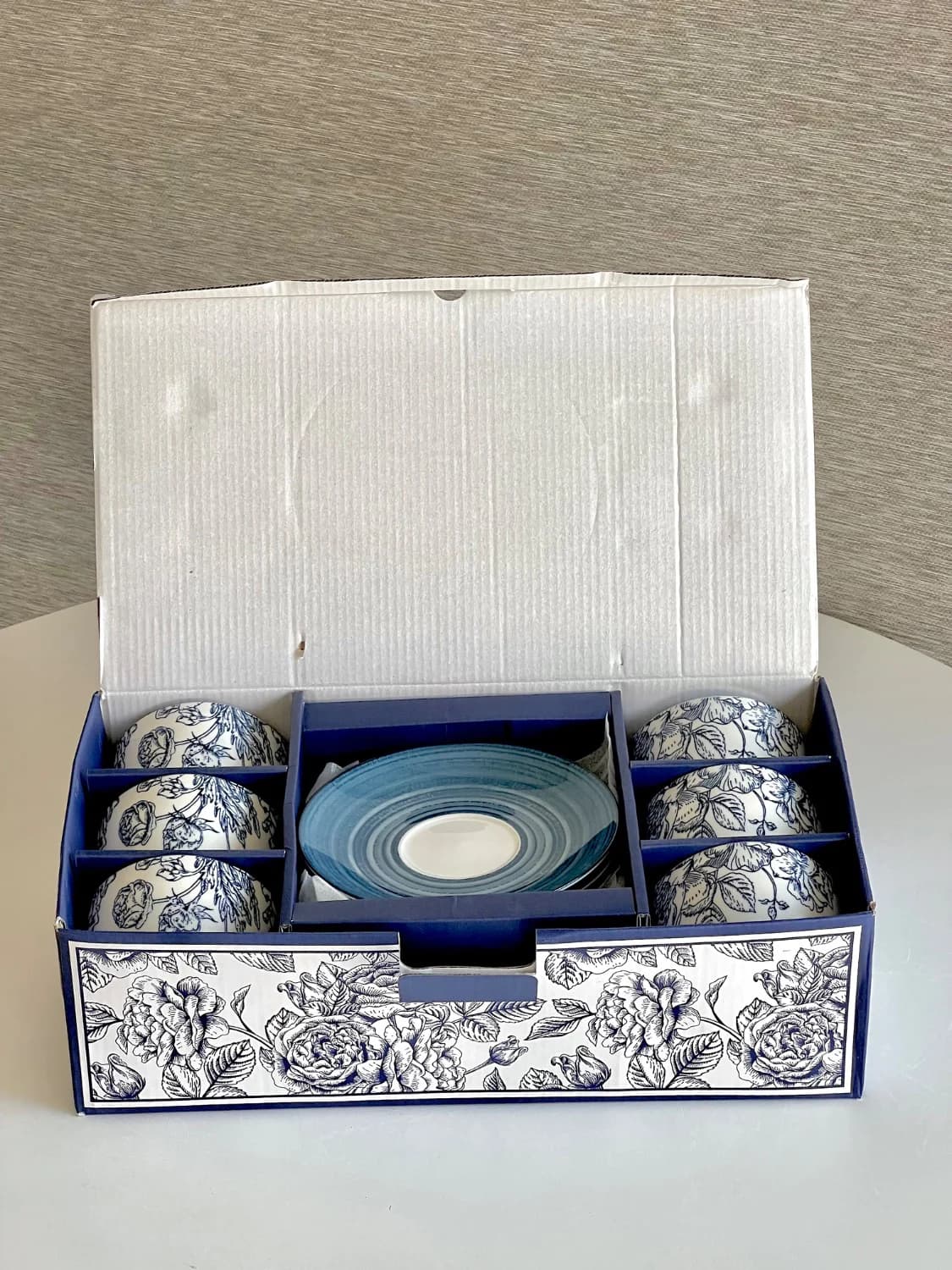 فنجان و نعلبکی چای خوری گل آبی GUPAN — تصویر ۵