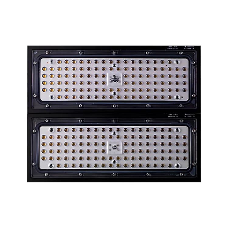 پروژکتور ۲۰۰ وات SMD مدل آرتام پارس شعاع توس