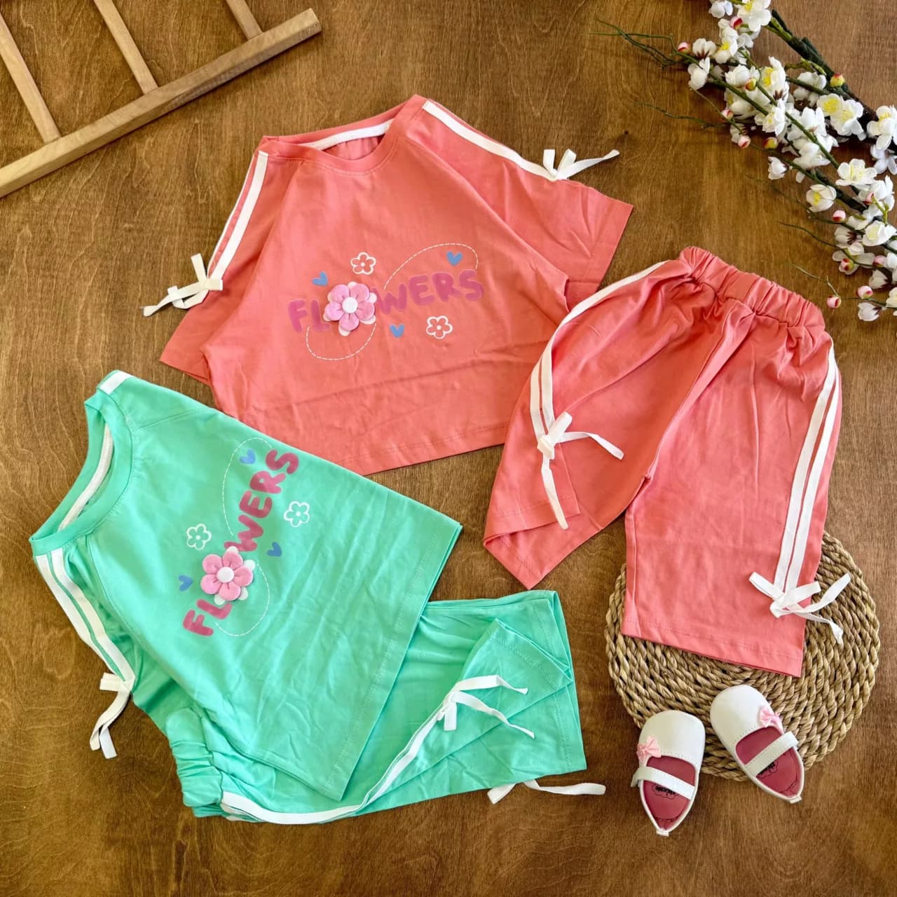 کراپ رگلان و شلوارک نواردار گل برجسته Flowers کد 6114 — تصویر ۳