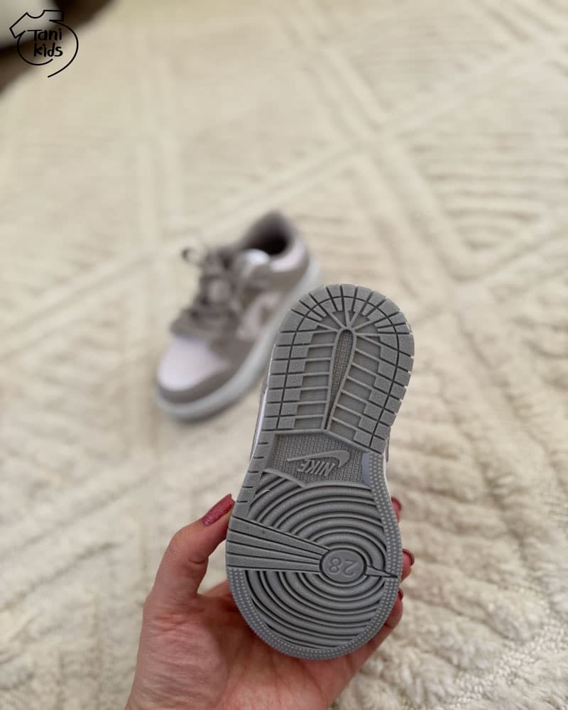 نایک طوسی👟🕶 — تصویر ۳