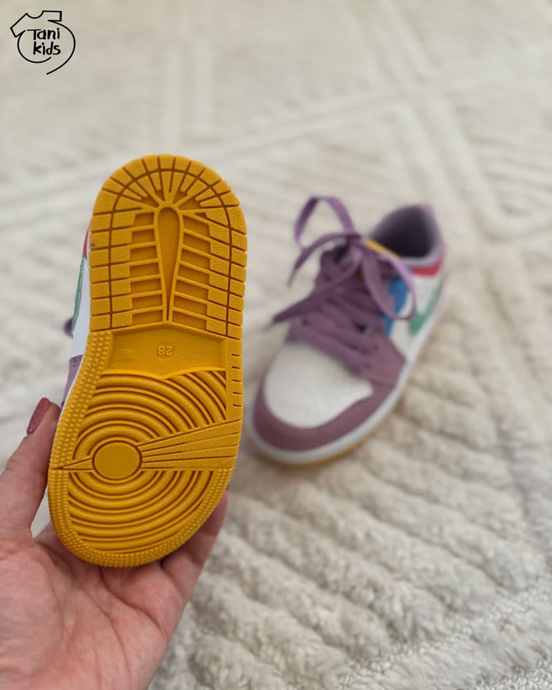 نایک رنگی 👟👓 — تصویر ۴