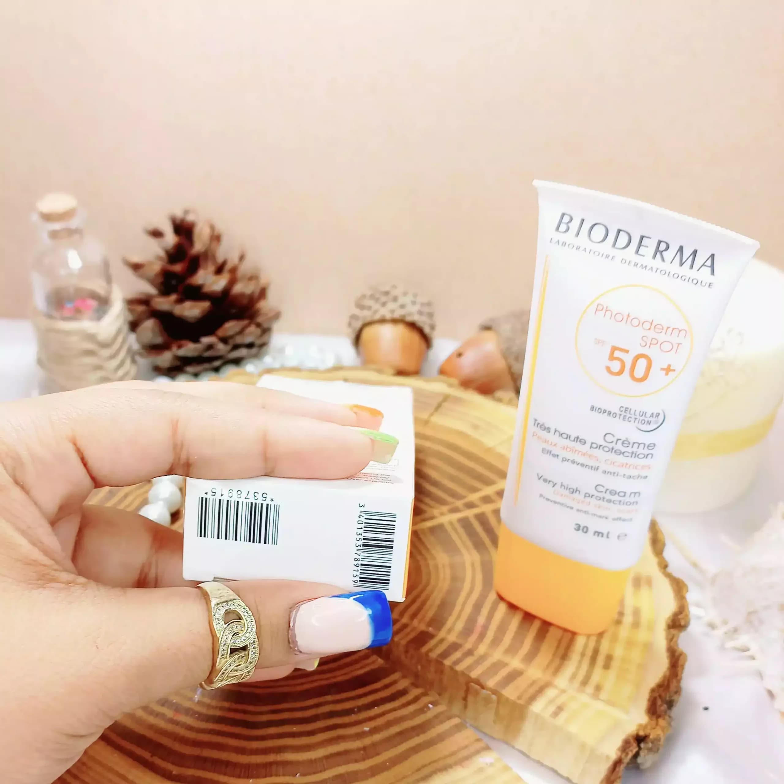 کرم ضد آفتاب بی رنگ SPF50 مناسب پوست های حساس و آسیب دیده حجم 30 میل — تصویر ۵