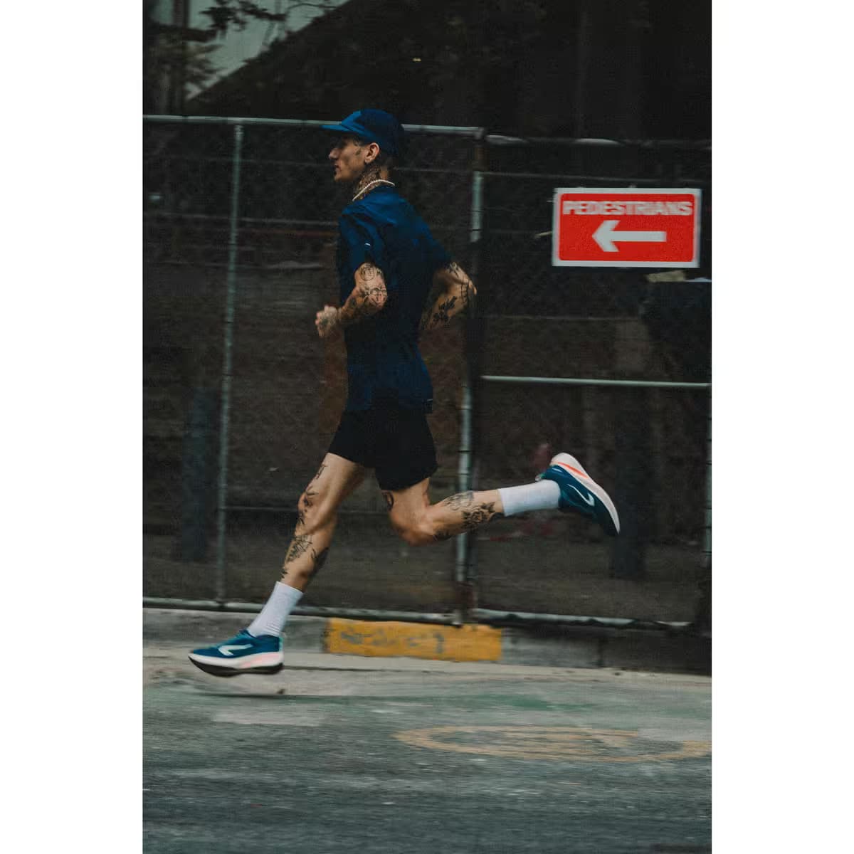 شلوارک رانینگ KIPRUN Run 500 Dry مردانه | سبک و تنفسپذیر | زیتونکمپ — تصویر ۶