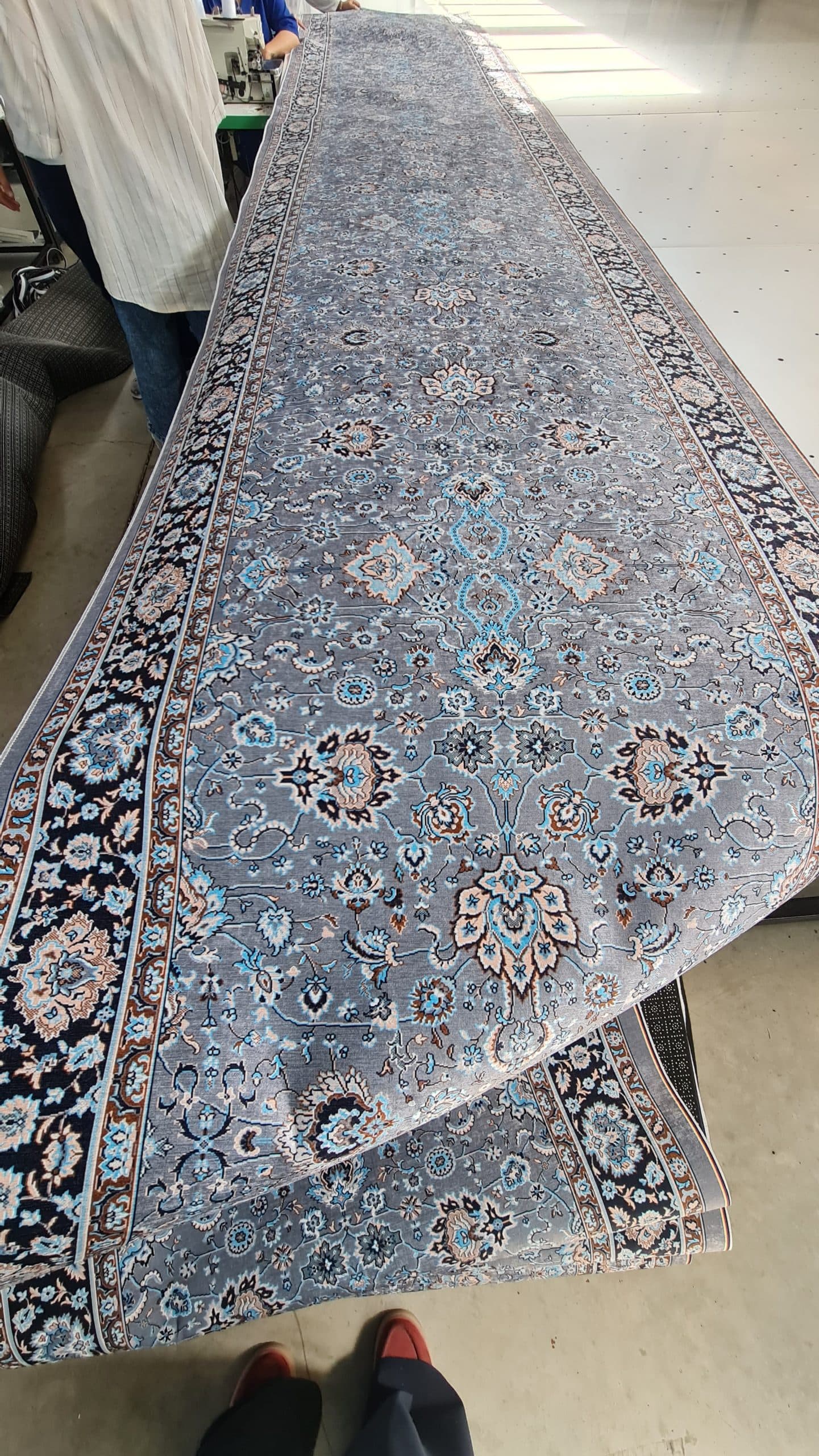 فرشینه رولی راهرویی و کناره طرح طوسی ذغالی کد Roll 107(پس کرایه) — تصویر ۴