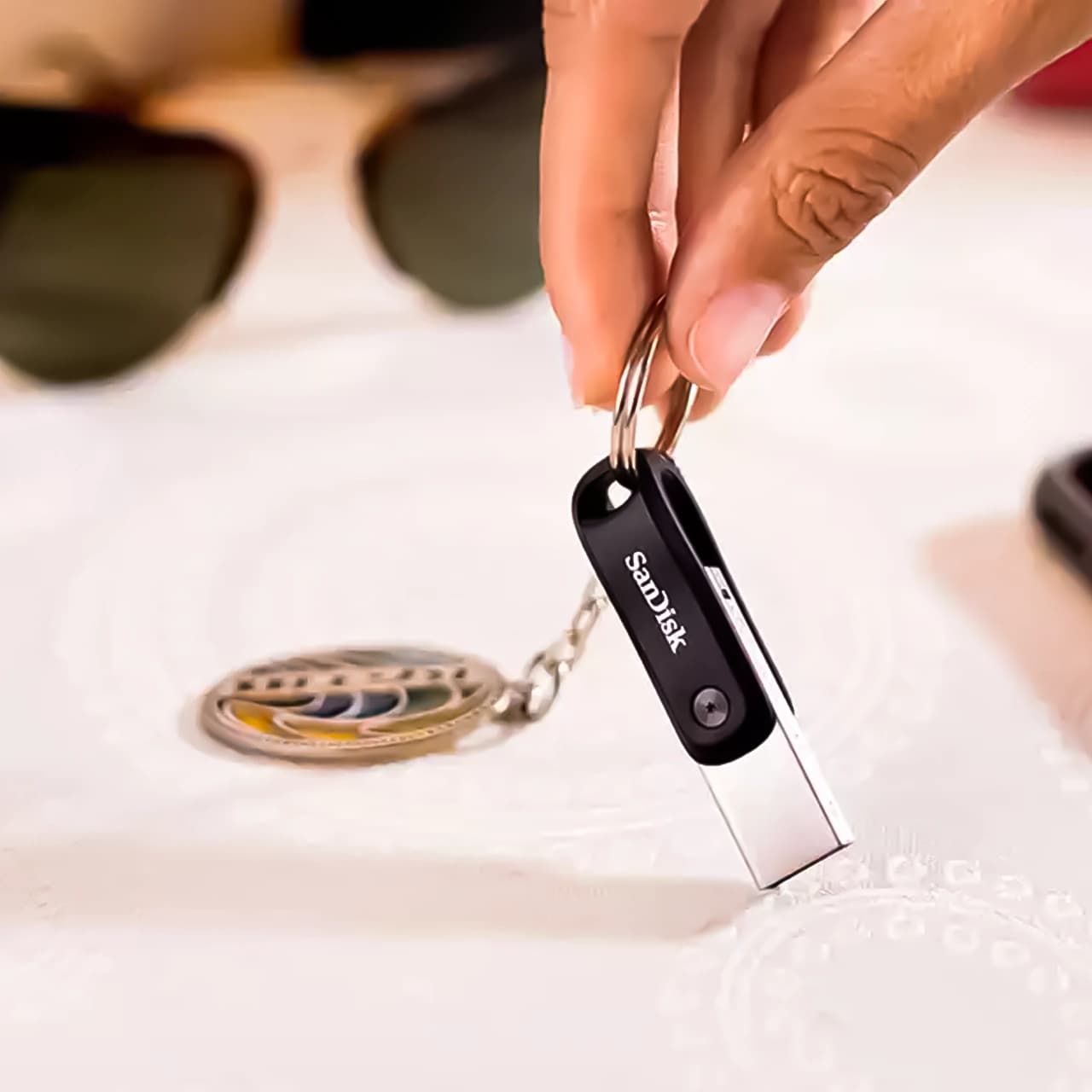 فلش مموری سن دیسک مدل iXpand Flash Drive Go ظرفیت 256 گیگابایت — تصویر ۷