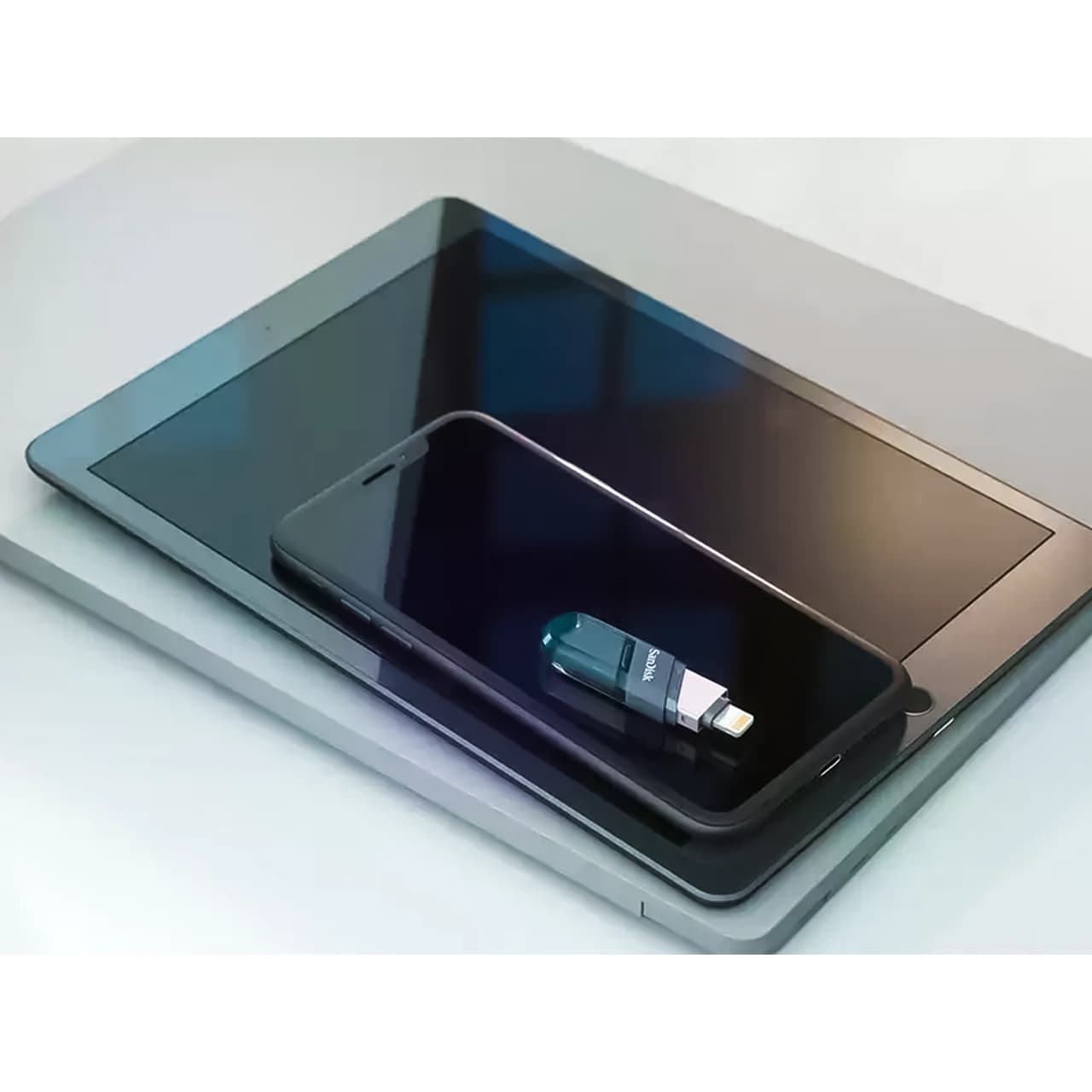 فلش مموری سن دیسک مدل iXpand Flash Drive Flip ظرفیت 256 گیگابایت — تصویر ۷