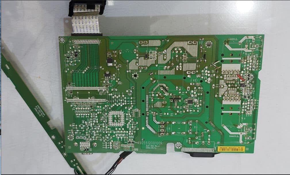 برد کارکرده مانیتور اچ پی مدل HP L1906 — تصویر ۳