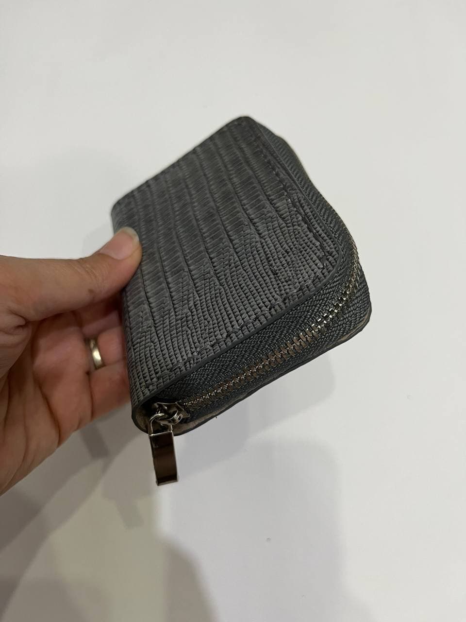 جاکارتی چرم آکاردئونی دورزیپ لیزارد طوسی — تصویر ۳
