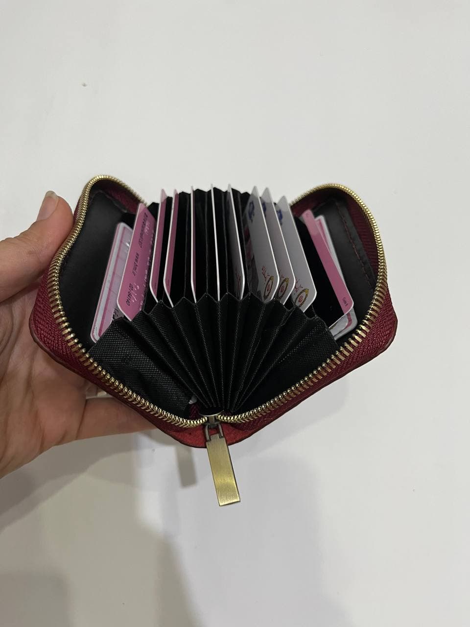 جاکارتی چرم آکاردئونی دورزیپ فلوتر زرشکی — تصویر ۲