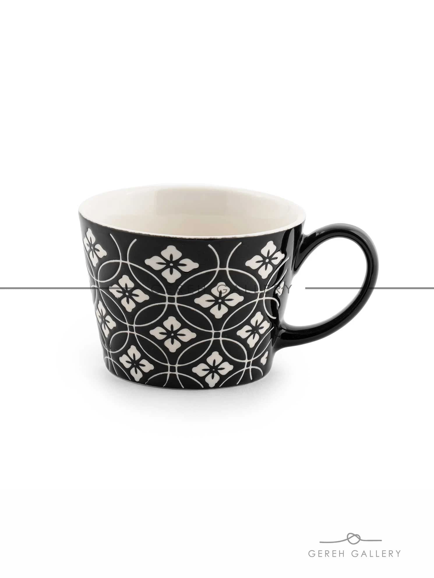 ماگ طرح گل مشکی
