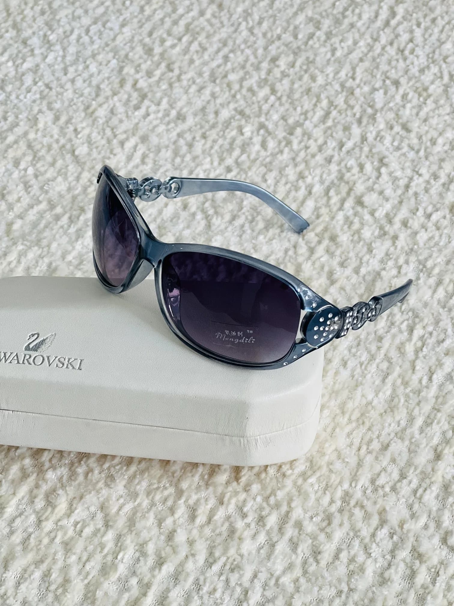 عینک آفتابی زنانه برند Dior فریم کائوچو سورمه ای یووی 400