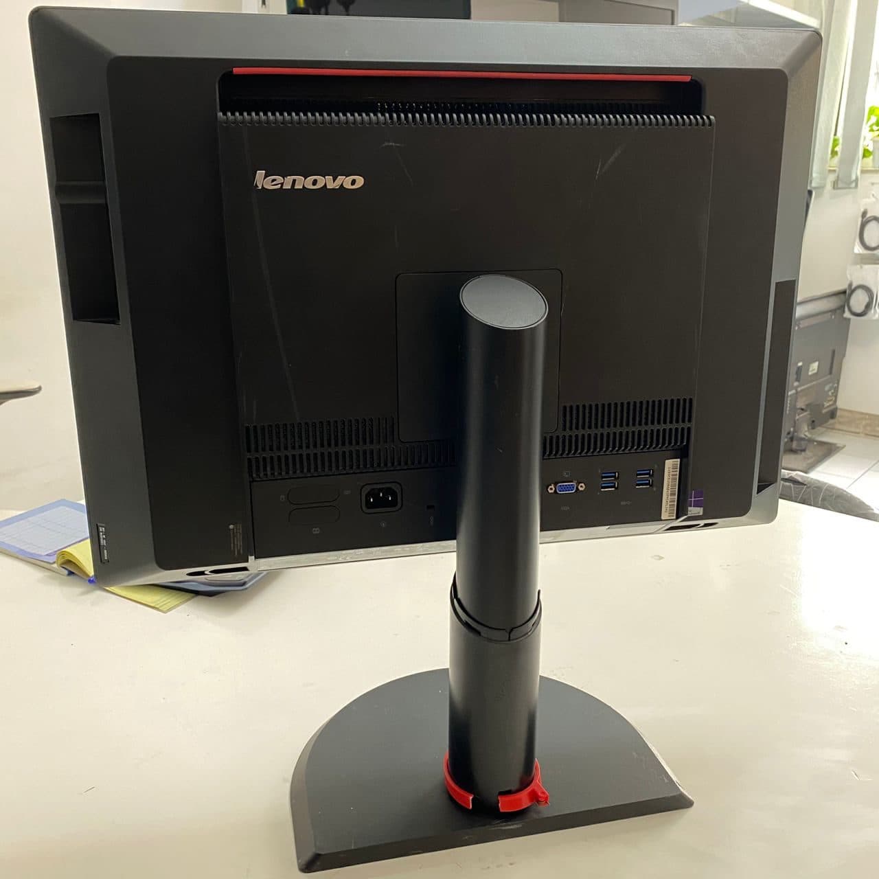 آل این وان استوک لنوو مدل Lenovo M93z با صفحه نمایش 24 اینچ پردازنده i5 نسل 4 رم 8 گیگ هارد SSD 256G — تصویر ۳