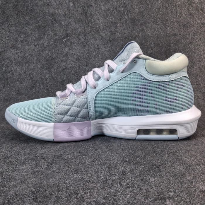 کتونی اورجینال نایک Nike LeBron Witness 8 – کد FB2239-401 — تصویر ۴