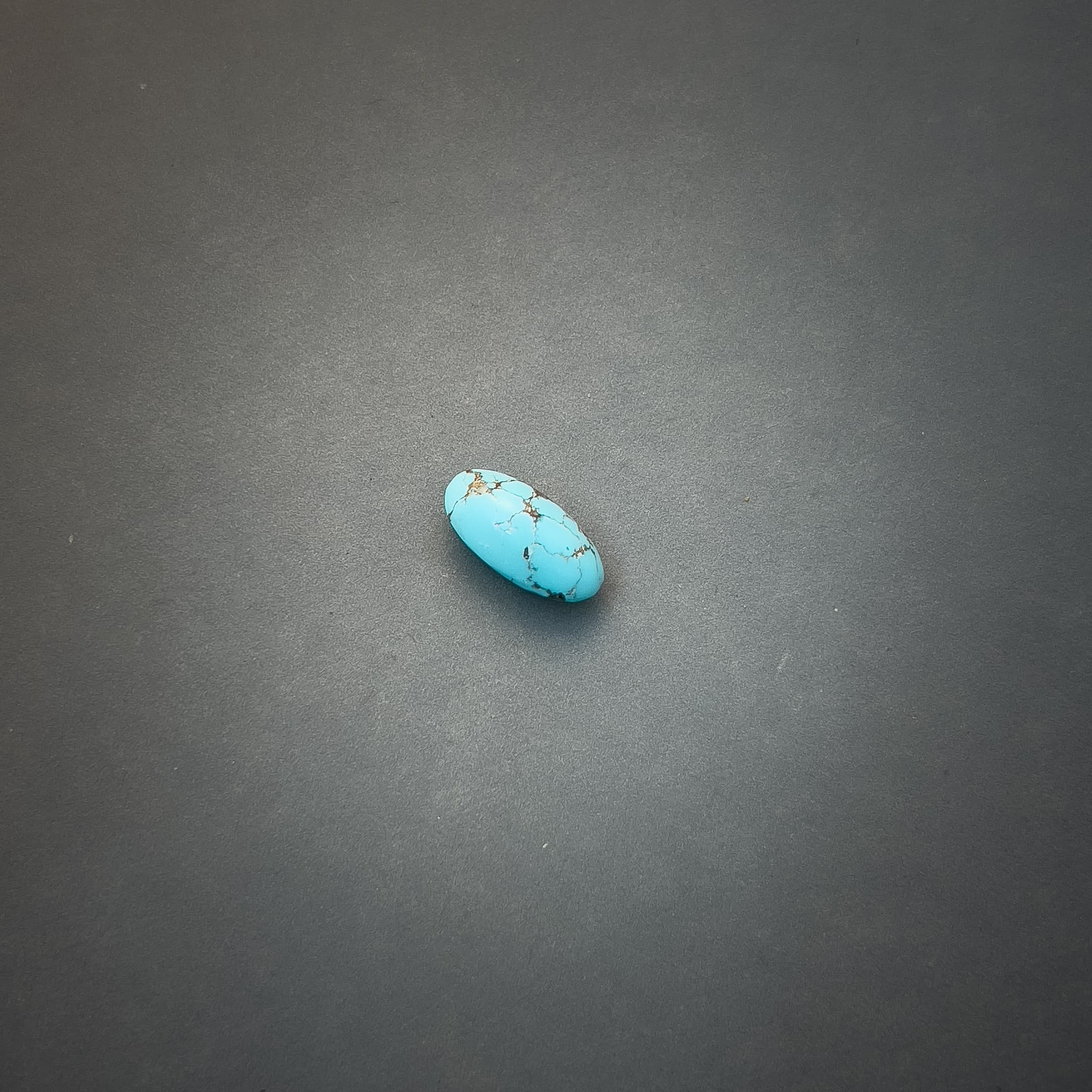 سنگ فیروزه بادومی شکل — تصویر ۳