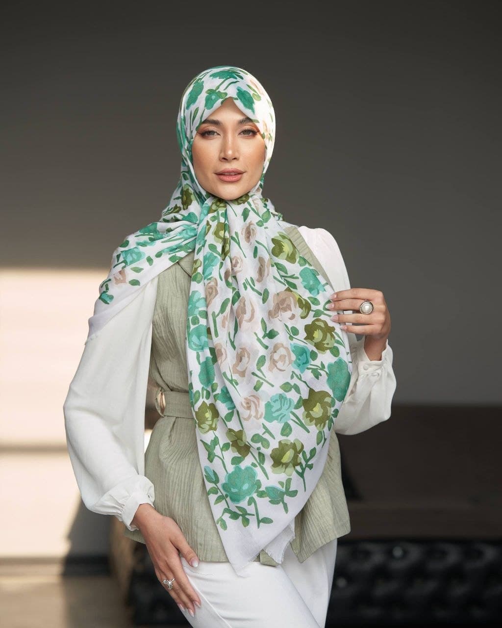 روسری نخی باغ گل دیور — تصویر ۷