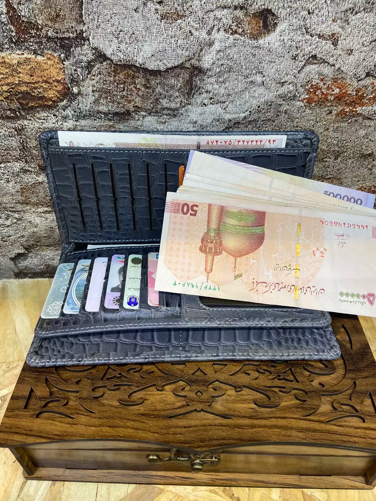کیف پول چرم زنانه مدل اﺳﮑﺎن — تصویر ۳