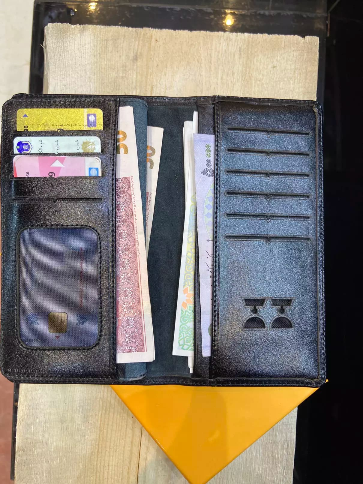 کیف پول پالتویی چرم مردانه مدل آﺗﺎﺑﻮ — تصویر ۵