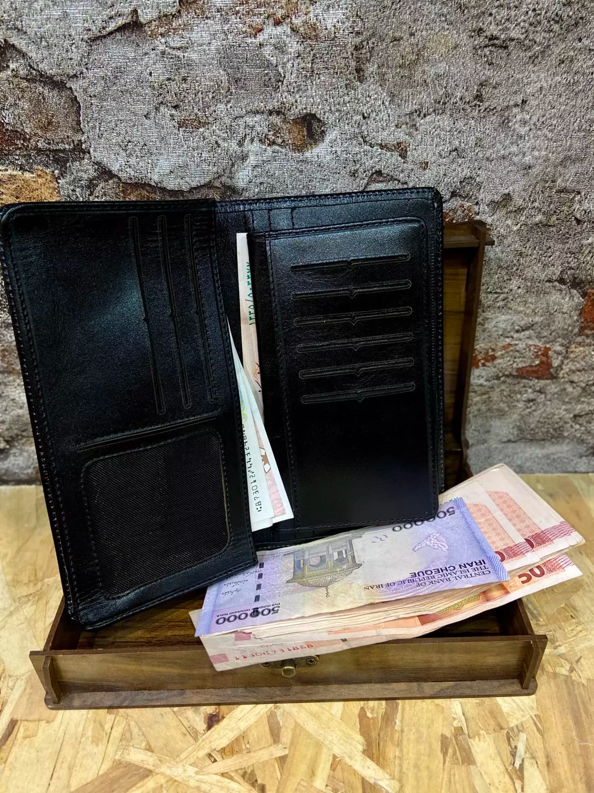 کیف پول پالتویی چرم مردانه مدل اﺑﻨﯿﻪ — تصویر ۴