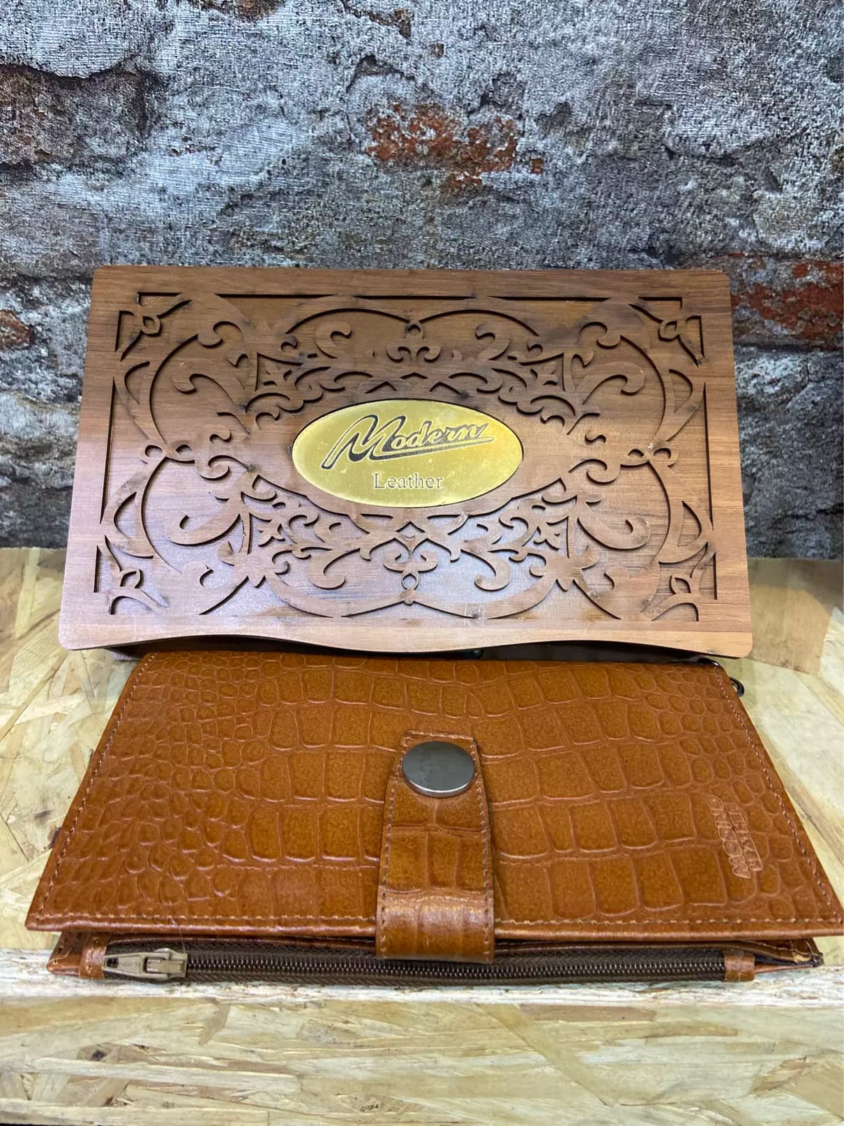 کیف پول زنانه چرم مدل اﯾﮑﺎد — تصویر ۴