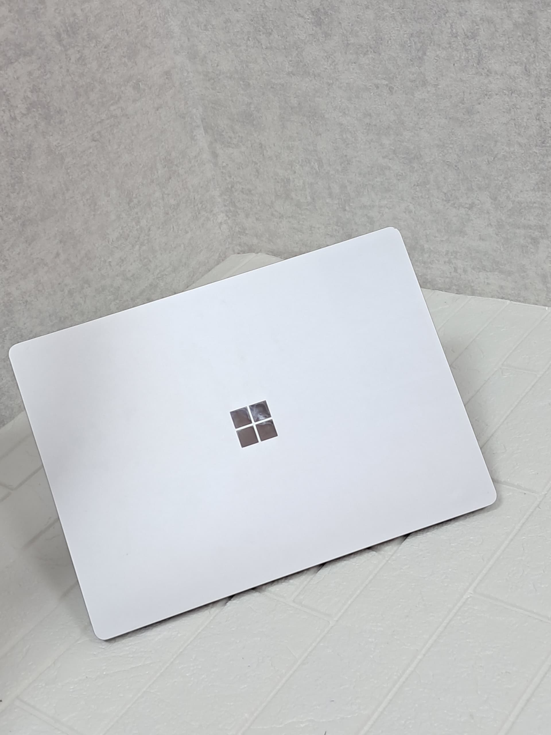 لپ‌تاپ استوک Surface Laptop 3 نقره‌ای | Core i7-1065G7 – 16GB / 256GB SSD – مخصوص تریدینگ، برنامه‌نویسی و طراحی سایت (Grade A++) — تصویر ۲