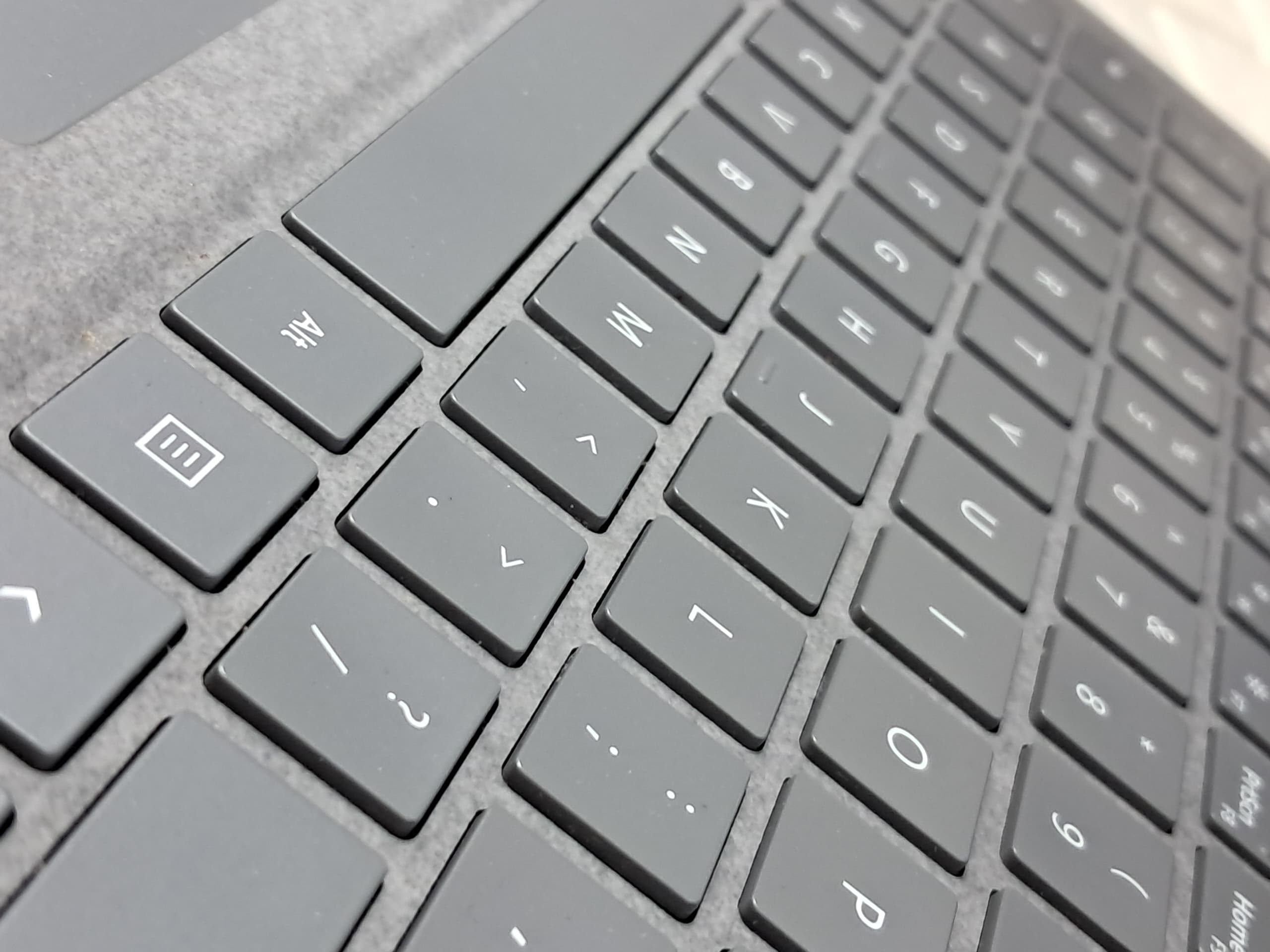 لپ‌تاپ استوک Surface Laptop 3 نقره‌ای | Core i7-1065G7 – 16GB / 256GB SSD – مخصوص تریدینگ، برنامه‌نویسی و طراحی سایت (Grade A++) — تصویر ۶