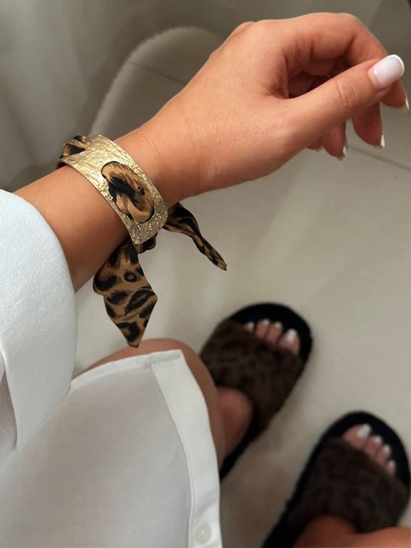 دستبند پلنگی پارچه ای — تصویر ۳