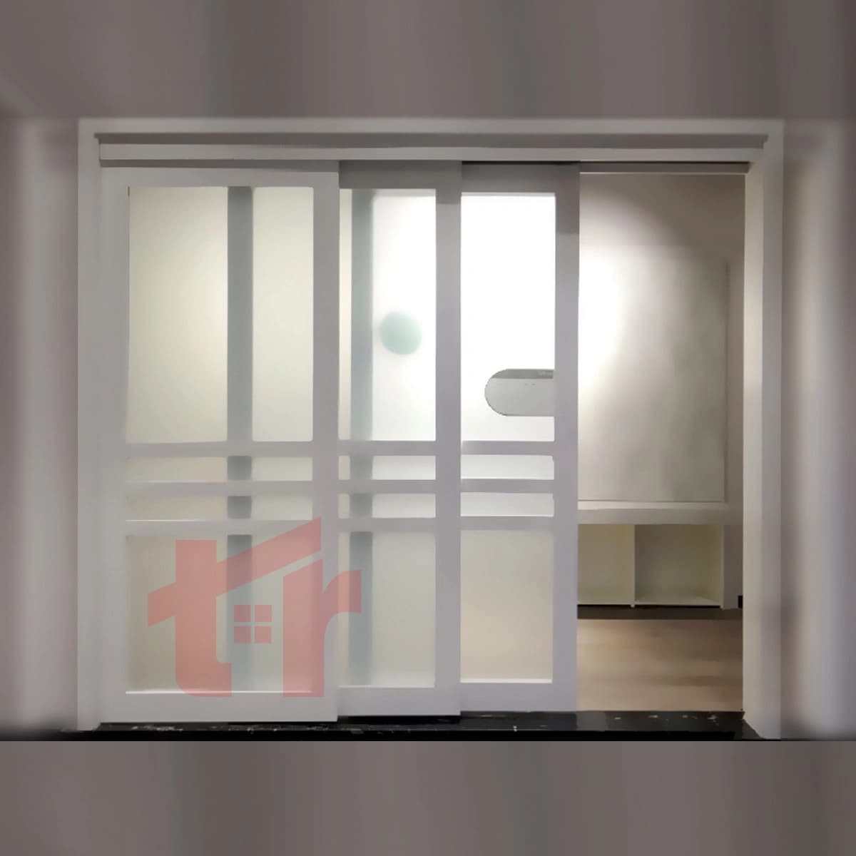 مکانیزم درب ریلی تاپ لاین روف هنگ ترکیبـی تک درب ثابت و دو درب متحرک چوبی فانتونی K111