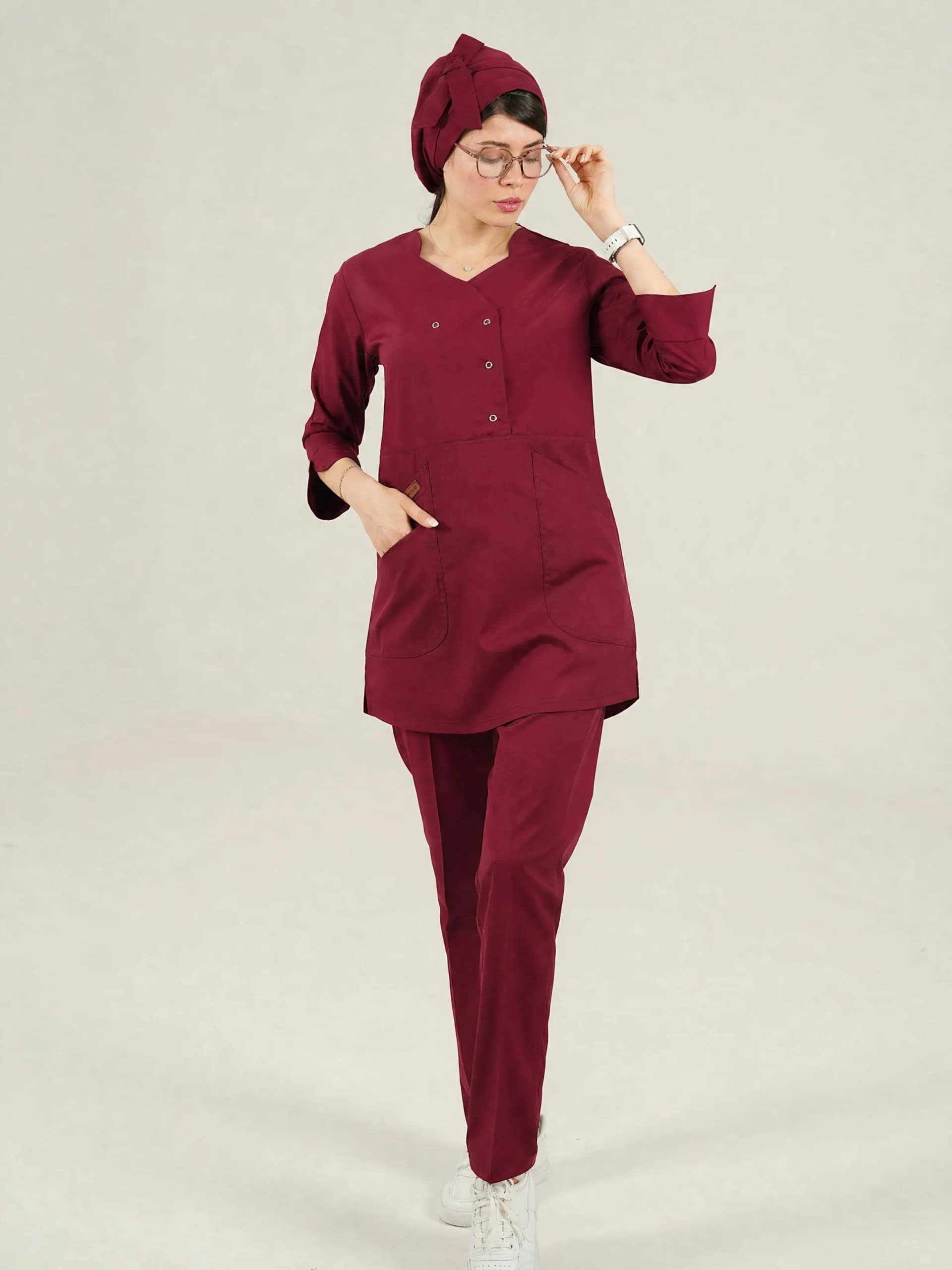 اسکراب پزشکی زنانه آستین سه ربع زرشکی