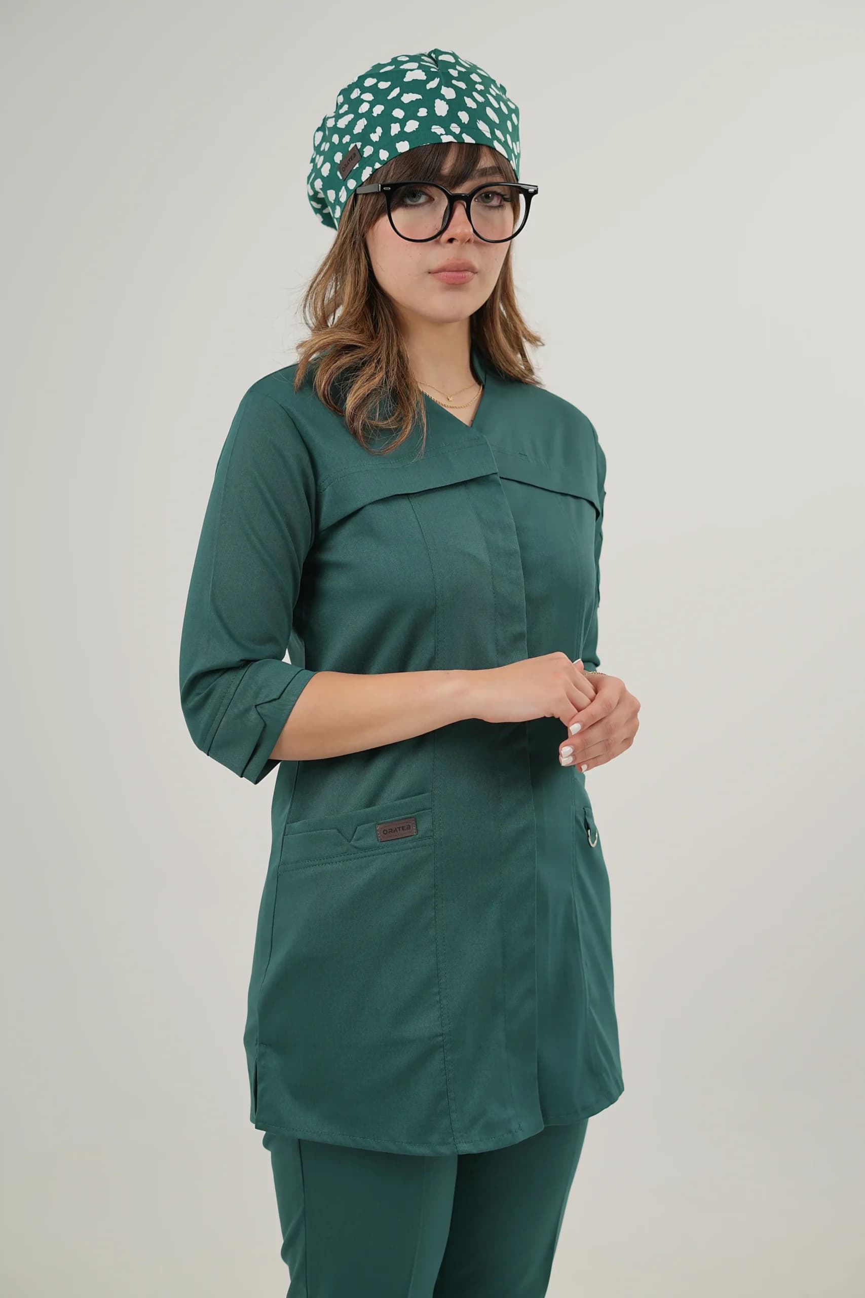 اسکراب پزشکی زنانه کشی آستین سه ربع سبز یشمی — تصویر ۷